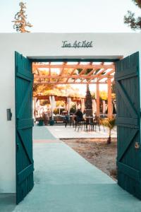 Εστιατόριο ή άλλο μέρος για φαγητό στο Trees Art Hotel & Suites