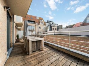 Fotografie z fotogalerie ubytování Luxury 4-bedroom apartment with large terrace v destinaci Blankenberge