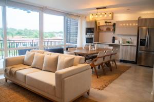 Η κουζίνα ή μικρή κουζίνα στο Beachside Oasis Apartment - Blue Venao