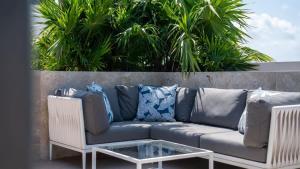 Χώρος καθιστικού στο 2BR Beachfront Exclusive Condo w/ Top Features