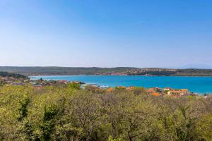 Naturlandskabet i nærheden af lejligheden + 2 billeder
