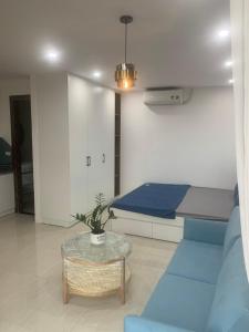 Posezení v ubytování VM Apartment võng thị,The Lakeview - West Lake