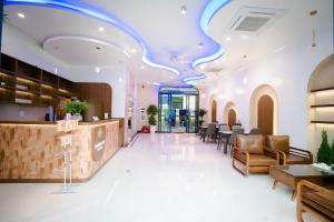 Ο χώρος του λόμπι ή της ρεσεψιόν στο Thành Đạt Hotel