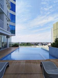 Bazén v ubytování Davao City Inspiria Condo - Abreeza Mall nebo v jeho okolí