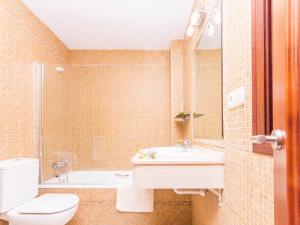 Kúpeľňa v ubytovaní Chalet Loma de Sanctipetri + 19 fotografií