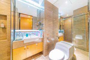 Ένα μπάνιο στο VanHao Serviced Apartment-Zhujiang Newtown-Near the US consulate-Vaperse the same building