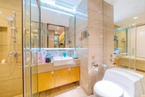 Ένα μπάνιο στο VanHao Serviced Apartment-Zhujiang Newtown-Near the US consulate-Vaperse the same building
