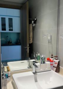 Ένα μπάνιο στο Louis Homestay +3 φωτογραφίες