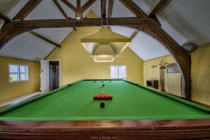 Foto dalla galleria di Timberley Farm by Group Retreats a Pulborough