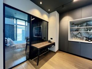 Dapur atau dapur kecil di STAY ONLY Tower Suites