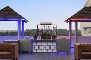 Balkón nebo terasa v ubytování Ramada Plaza by Wyndham Jammu Vijaypur