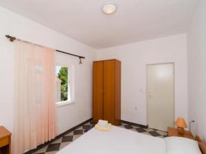 Ảnh trong thư viện ảnh của Holiday Home Blue Vineyard- Three Bedroom House with Terrace and Sea View ở Potomje