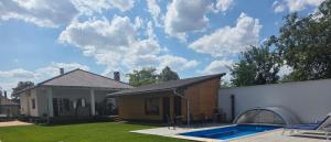 Swimmingpoolen hos eller tæt på Vintage Resort