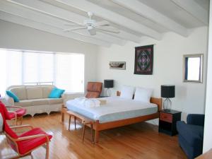 Fotografie z fotogalerie ubytování Bay Front Home In Loveladies, v destinaci Loveladies