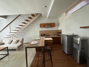 Η κουζίνα ή μικρή κουζίνα στο Balcony Living Apartment
