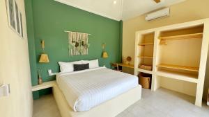 Postel nebo postele na pokoji v ubytování Boho Villas + 53 fotografií