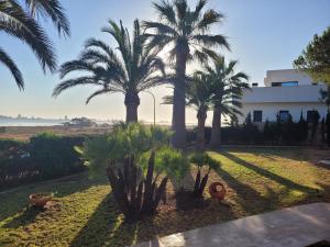 Zahrada ubytování Chalet La Loma de Mar de Cristal con piscina & barbacoa en el Mar Menor