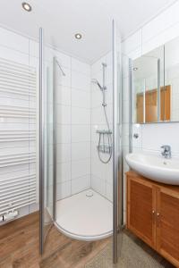 Koupelna v ubytování Ferienhaus Blauer Anker + 17 fotografií