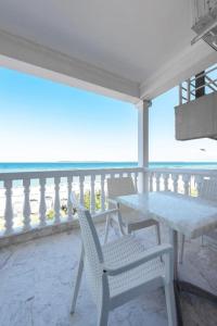Gallery image of Blue Flag Beachfront Studios, Nilie Hospitality MGMT in Olympiaki Akti