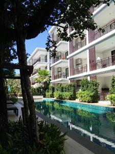 Piscina di The Title Rawai West Wing Pool View Suite o nelle vicinanze