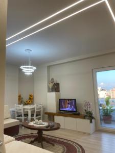 TV a/nebo společenská místnost v ubytování My Stay in Durres