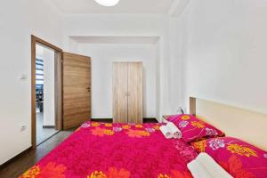 Katil atau katil-katil dalam bilik di Holiday Home Bene +20 gambar
