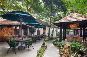 Aed väljaspool majutusasutust Vivanta Bengaluru Residency Road
