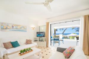Μια τηλεόραση ή/και κέντρο ψυχαγωγίας στο Villa Canela b11