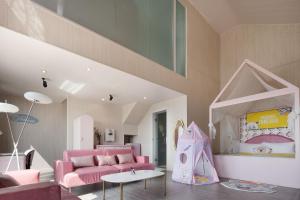 Χώρος καθιστικού στο Autumn Whisper Eden Villas