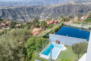 En generel udsigt til bjerge eller udsigt til bjerge taget fra pensionatet