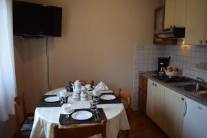 Kuchyň nebo kuchyňský kout v ubytování Apartments Nevenka
