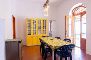 Η κουζίνα ή μικρή κουζίνα στο Villa Eden +66 φωτογραφίες