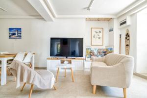 Imagine din galeria proprietății Waterfront house with private dock by MN Property în Dobrota