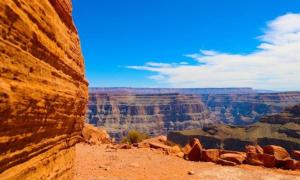 a view of the grand canyon from the edge of a cliff at Glorywebs Creatives in Coffeepot