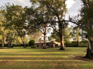 Κήπος έξω από το Casa de campo con piscina, limpieza y desayuno