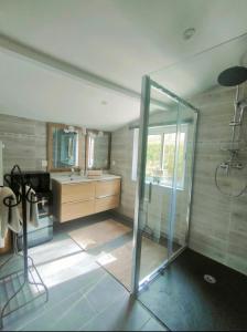 Saint-Sulpice-et-CameyracにあるLe Clos Fleuri proche de Bordeauxのギャラリーの写真