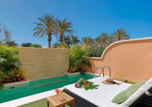 Bazén v ubytování Green Garden Eco Resort nebo v jeho okolí