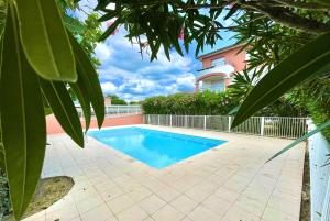 Bazén v ubytování " Escale Balma " Piscine - Terrasse - Cité de l'Espace nebo v jeho okolí