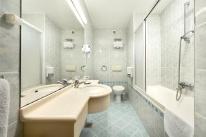 Koupelna v ubytování Hotel Faraon