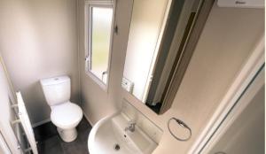 Ένα μπάνιο στο 3 Bed-Sleeps 8-Free Parking-10 Min to Beach