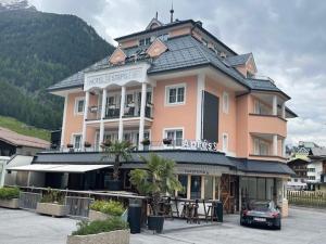 Budova, kde se hotel nachází