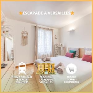 Un dormitorio con una cama con una casa de juguete. en Escapade à Versailles - 3 min de Versailles Chantiers, en Versalles
