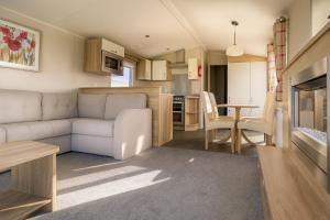 Η κουζίνα ή μικρή κουζίνα στο 3 Bed-Sleeps 8-Free Parking-10 Min to Beach