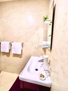 Un baño de Charmant et spacieux Appart au coeur de Tanger- Family Only 29 fotos más