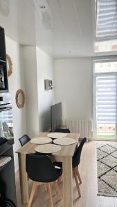 Kuchyň nebo kuchyňský kout v ubytování Appartement vue mer au cœur de Berck Plage + 8 fotografií