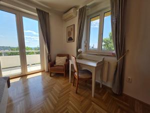 Billede fra billedgalleriet på Grand Terrace Apartment with AC & heating i Budapest