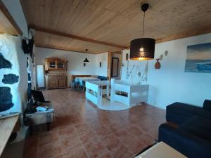 Ruang duduk di sea view with cozy home