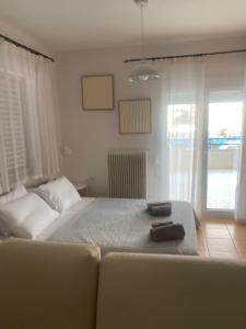 Ένα ή περισσότερα κρεβάτια σε δωμάτιο στο Nr1 White appartment w Luxury BA between Train St. and DT