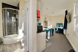 Vannituba majutusasutuses Belgrade Lodge Studio 2 - Netflix, WiFi, City Centre Gem