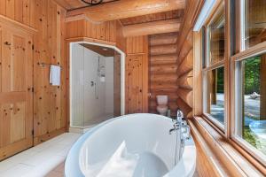 Ένα μπάνιο στο Fiddler Lake Resort - Moose 89 +37 φωτογραφίες